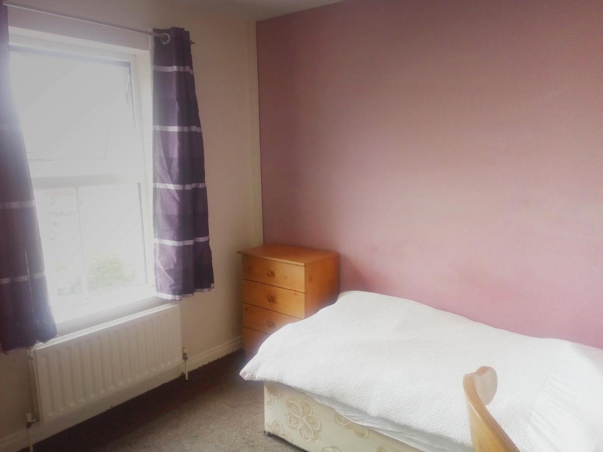 Avondale Accommodation Letterkenny Room photo
